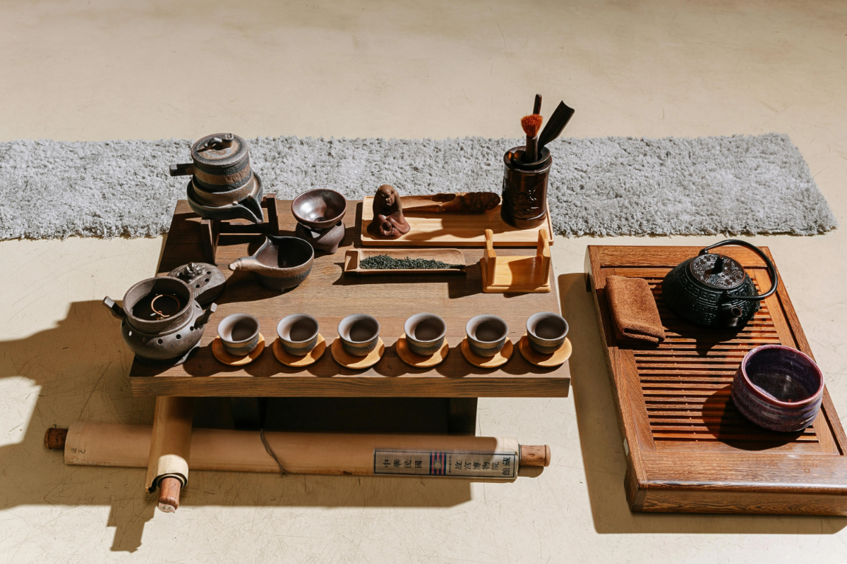 Flatlay of a traditional tea ceremony setup.