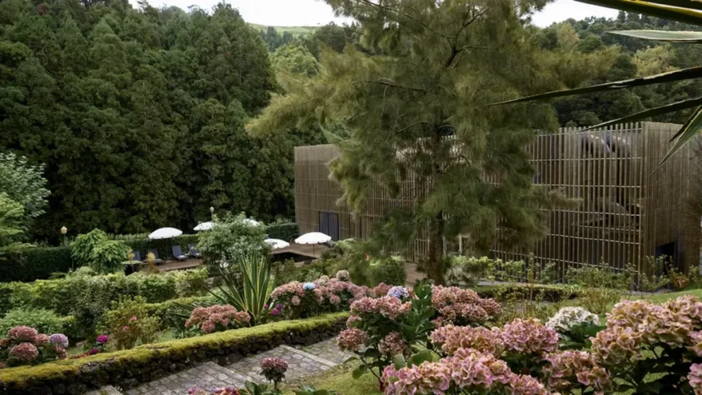 Octant Furnas hotel garden with lush greenery and thermal wellness setting in the Azores