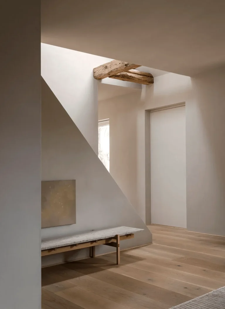 Serene Spaces: Minimalism Interiors for Calm Living