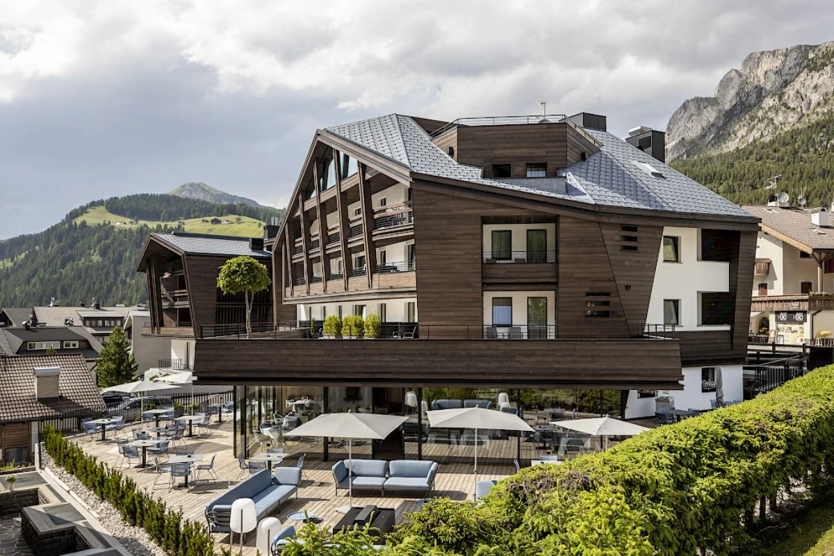 Linder Cycling Hotel in Val Gardena with modern alpine design and mountain surroundings.